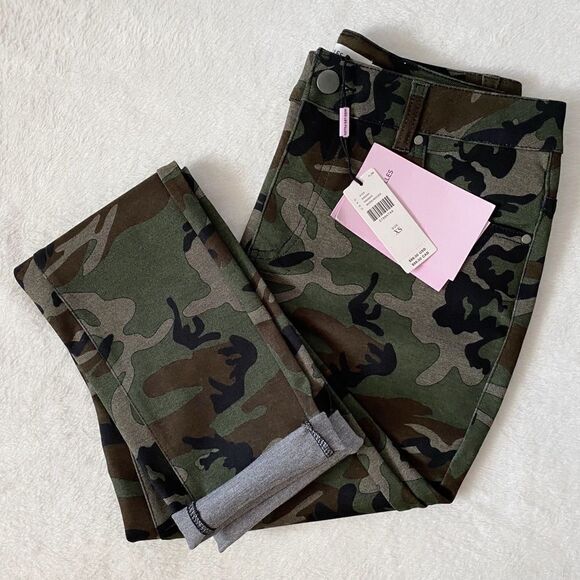 Anthropologie Pants - Anthropologie Avec Les Filles Camouflage Pants